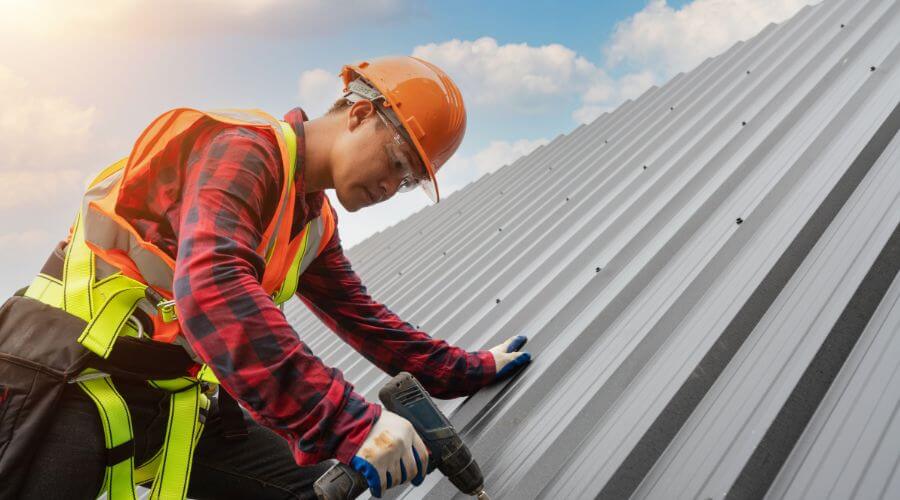 Professional gutter cleaning in Ducor, CA